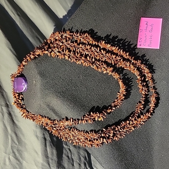 72" brown flower shaped beads - Picture 1 of 1